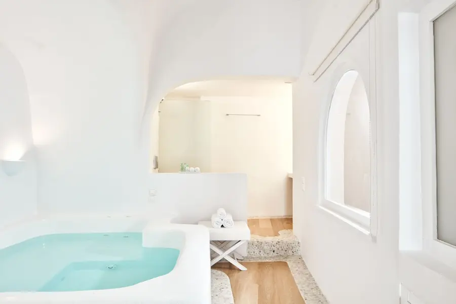 kirini-santorini-oia — spa