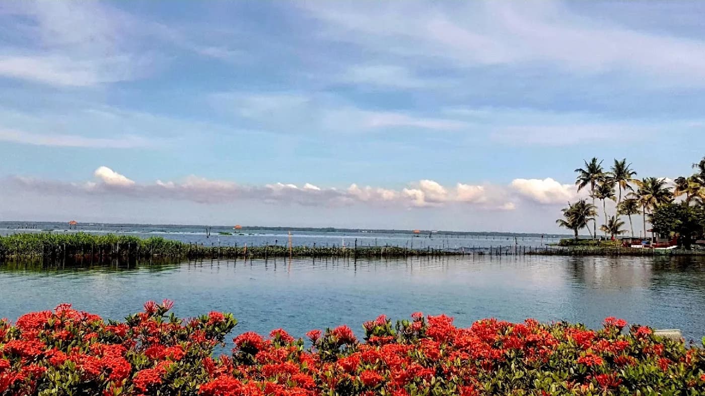 kumarakom-lake-resort-kerala — hero