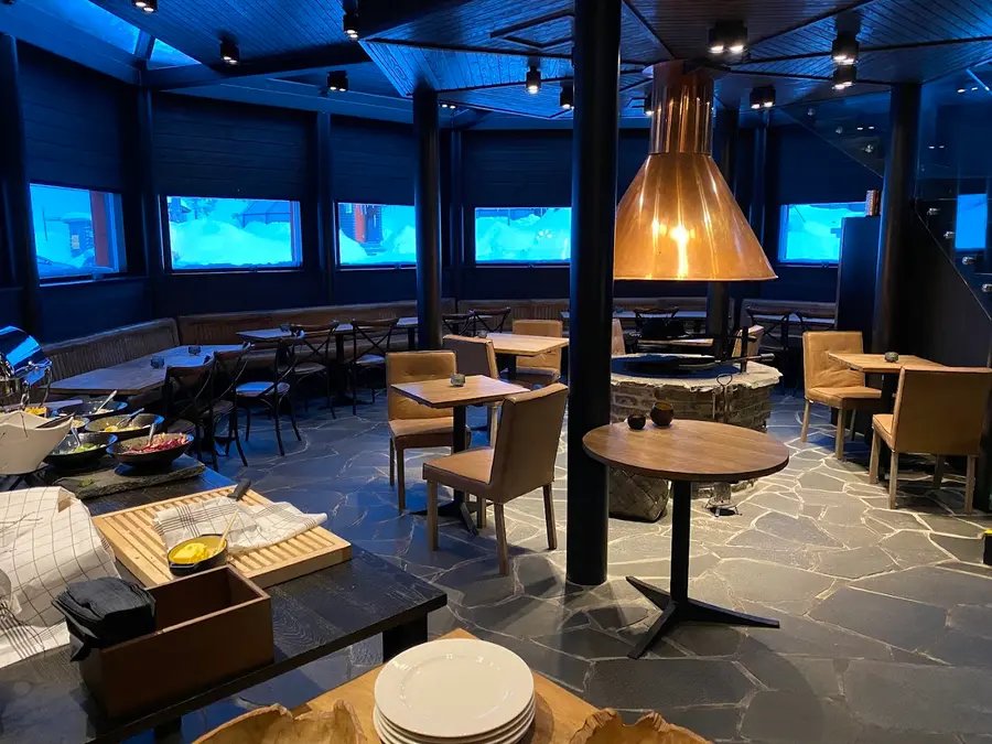 levin-iglut-glass-igloos-finland — dining