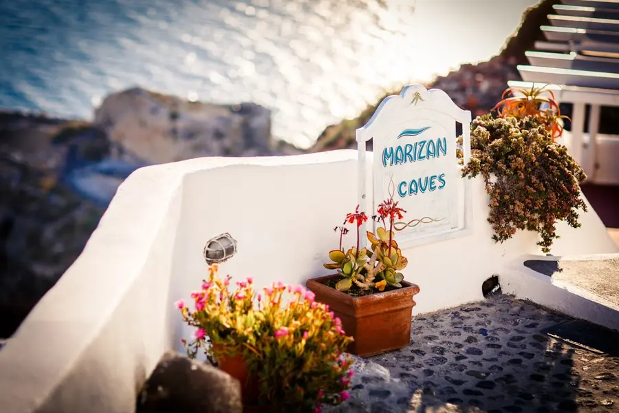 marizan-caves-and-villas-santorini — pool