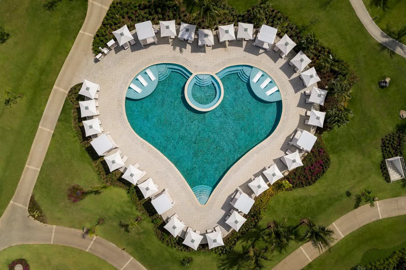 petit-st-vincent-resort-saint-vincent-grenadines — hero
