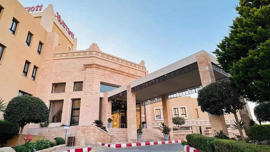 petra-marriott-hotel-jordan — room