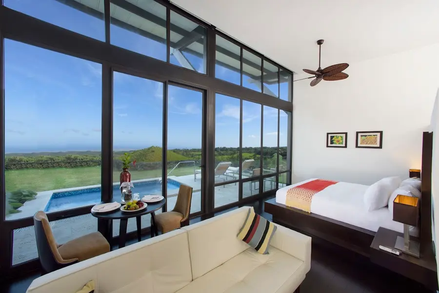 pikaia-lodge-galapagos — pool