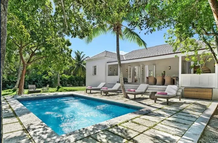 pink-sands-resort-bahamas — pool