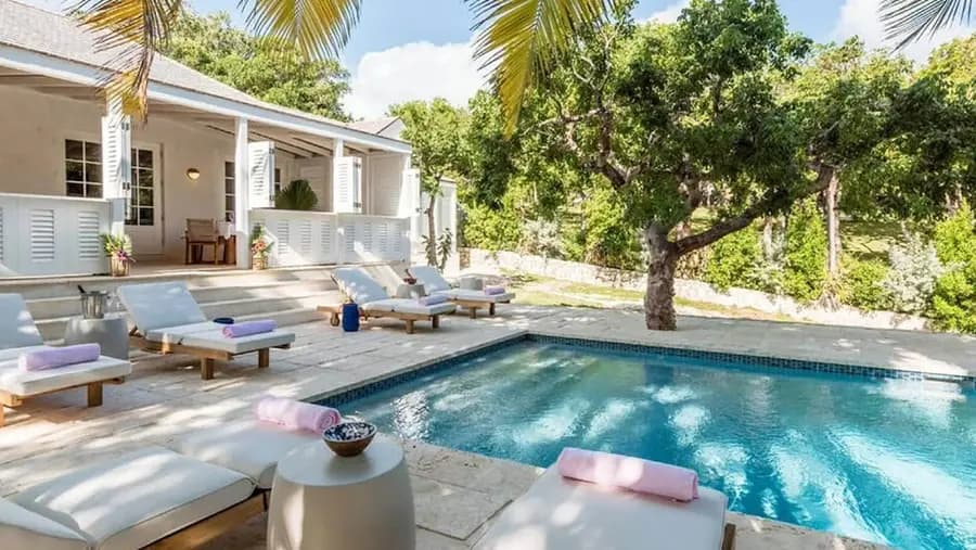 pink-sands-resort-bahamas — room