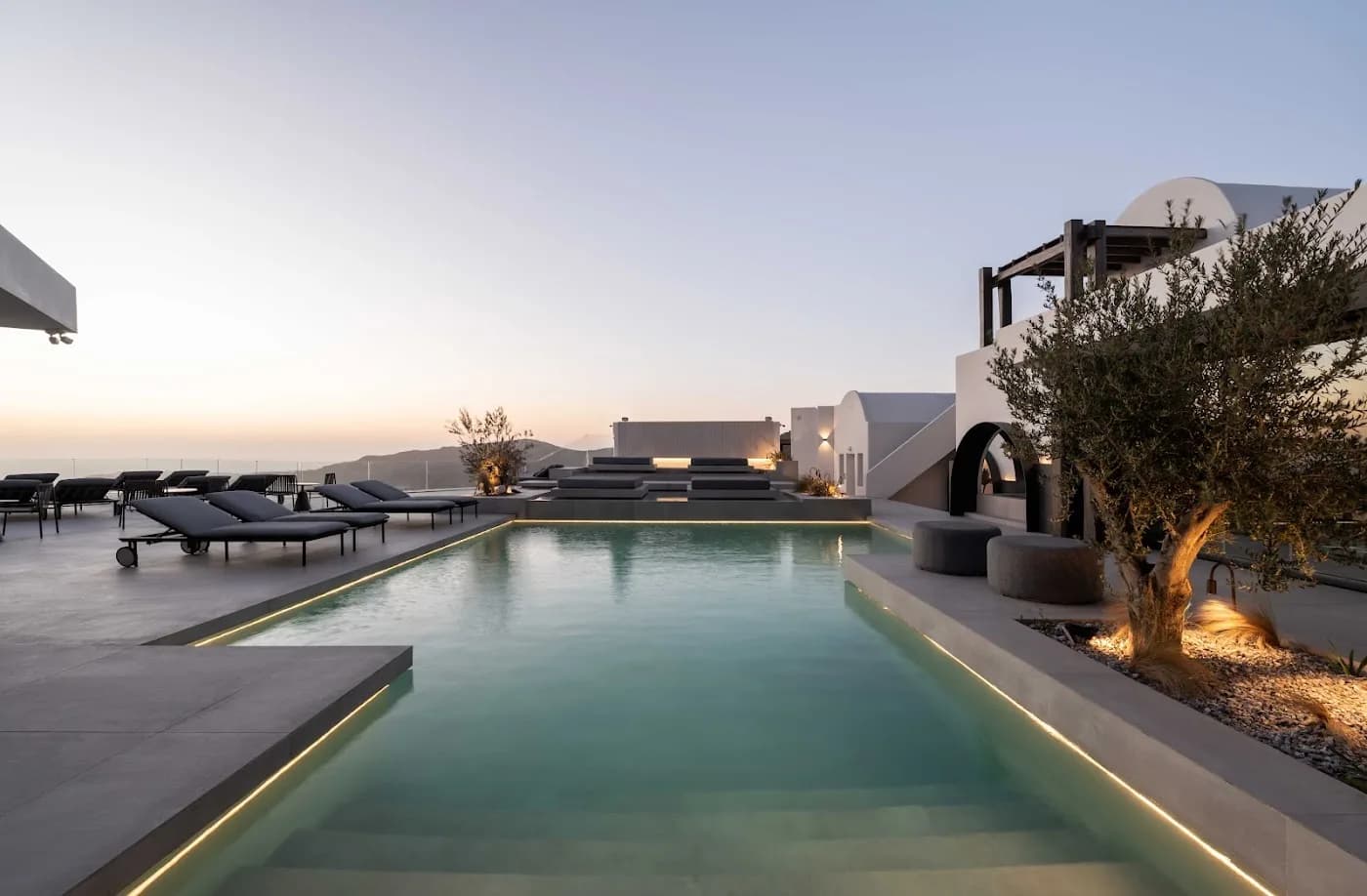 rocabella-santorini-art-hotel β hero