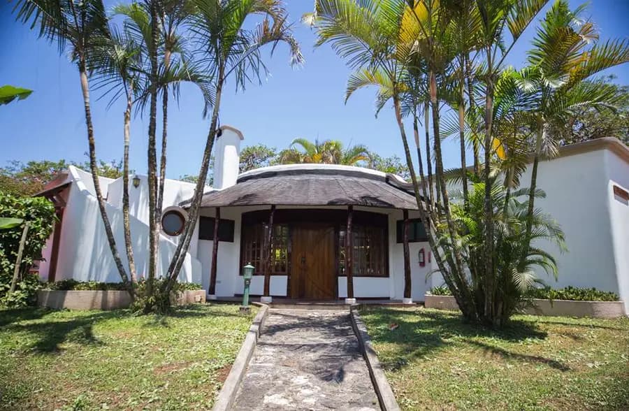 royal-palm-galapagos — room