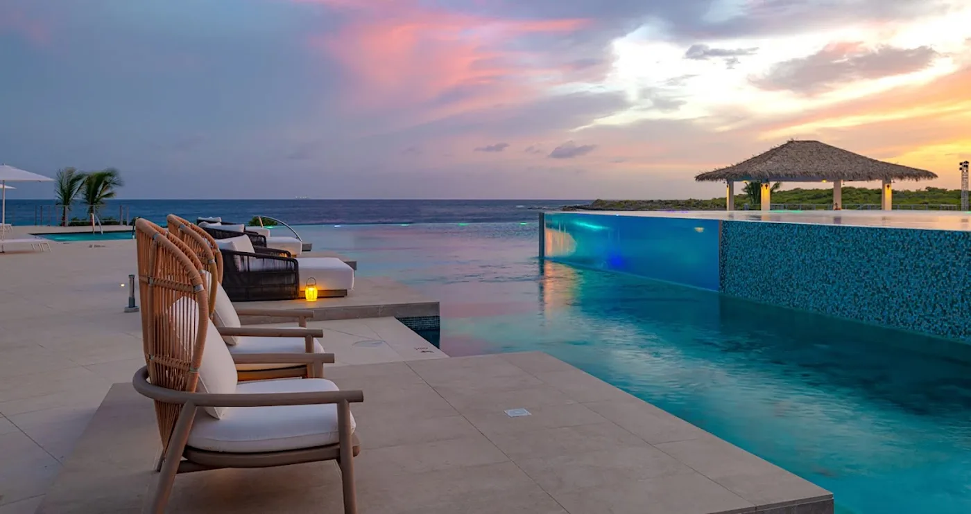 sandals-royal-curacao — hero