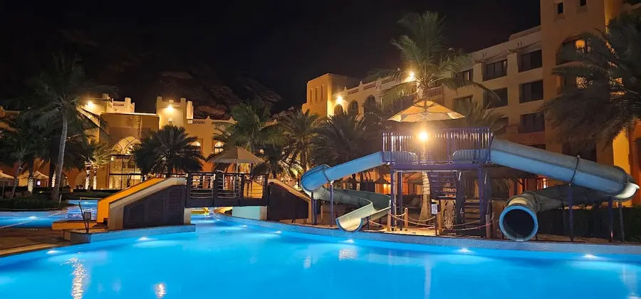 shangri-la-barr-al-jissah-oman — pool