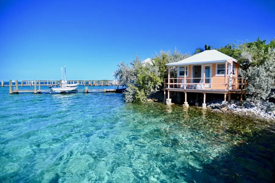 staniel-cay-yacht-club-bahamas — room