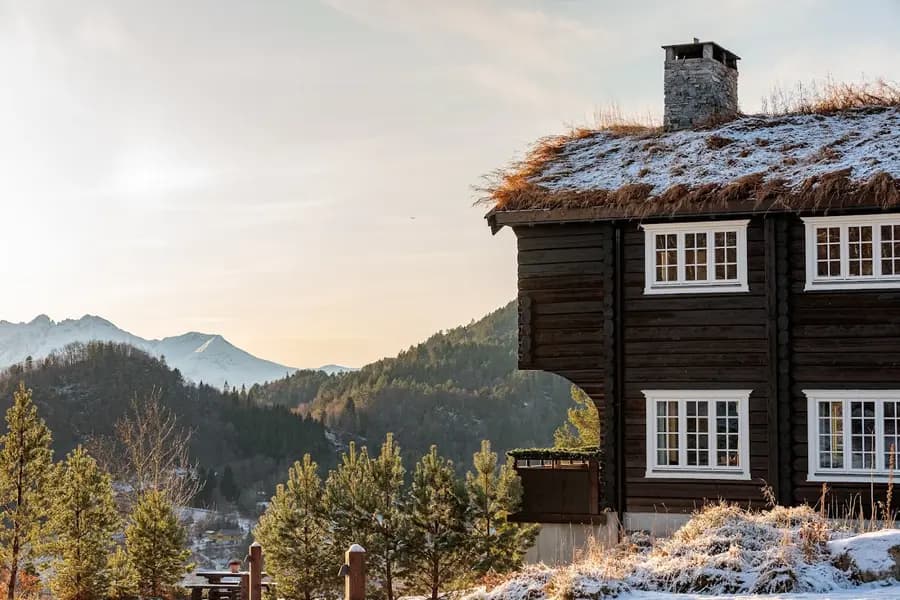 storfjord-hotel-skodje-norway — room