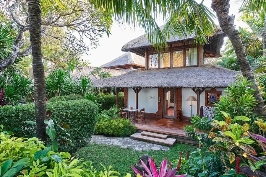 tandjung-sari-sanur-bali — pool