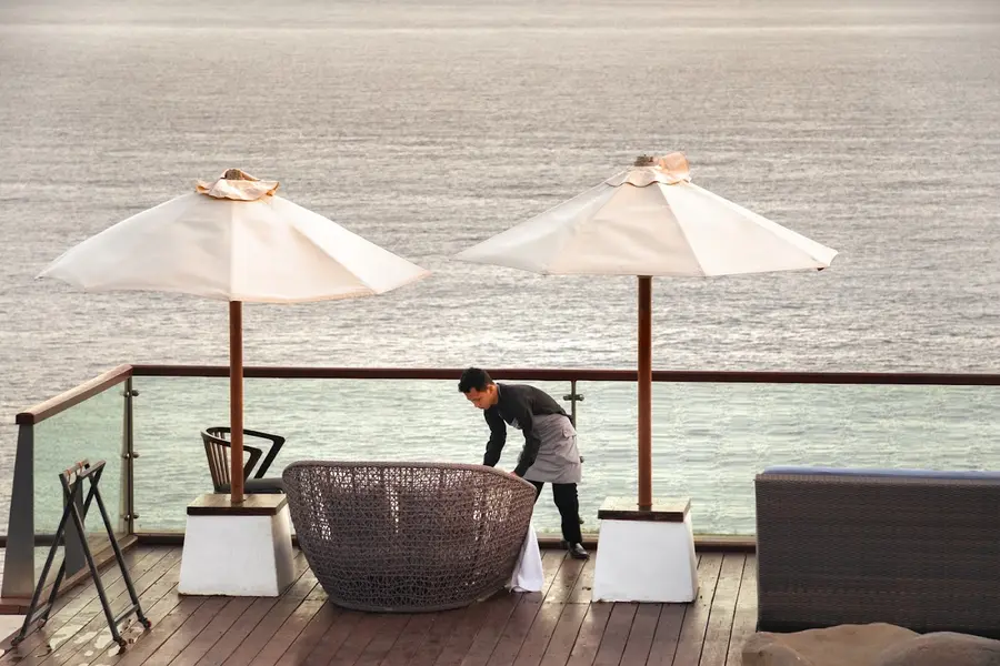 the-edge-bali-uluwatu — dining