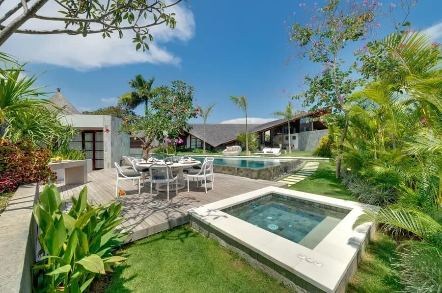 the-layar-private-villas-seminyak-bali — spa