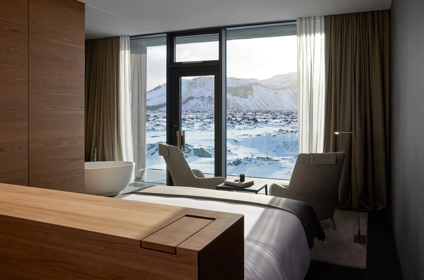 the-retreat-at-blue-lagoon-iceland — hero