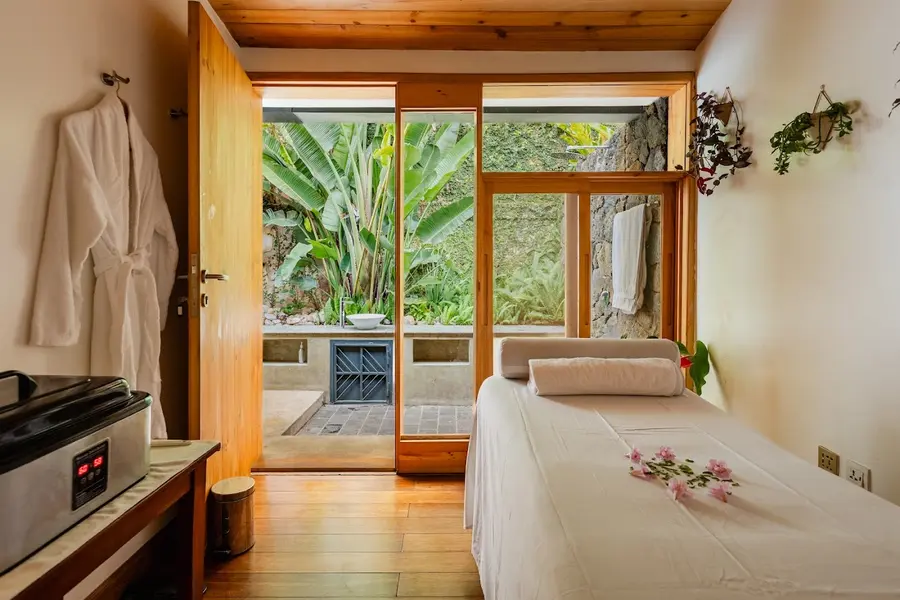 the-retreat-by-heaven-kigali-rwanda — pool