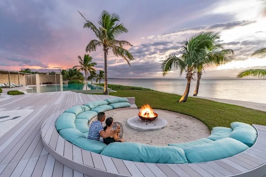 time-tide-miavana-madagascar — pool