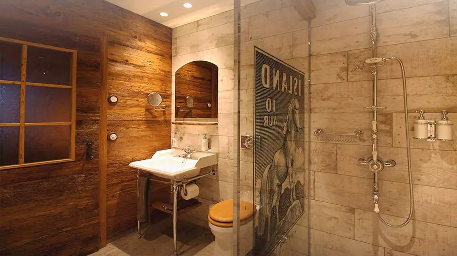 torfhus-retreat-selfoss-iceland — room