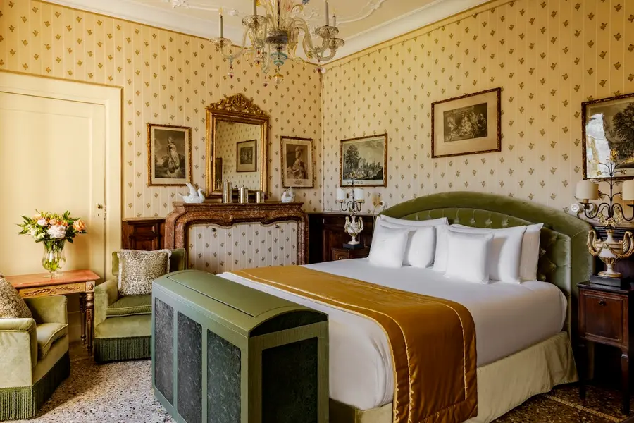 villa-sola-cabiati-lake-como — pool